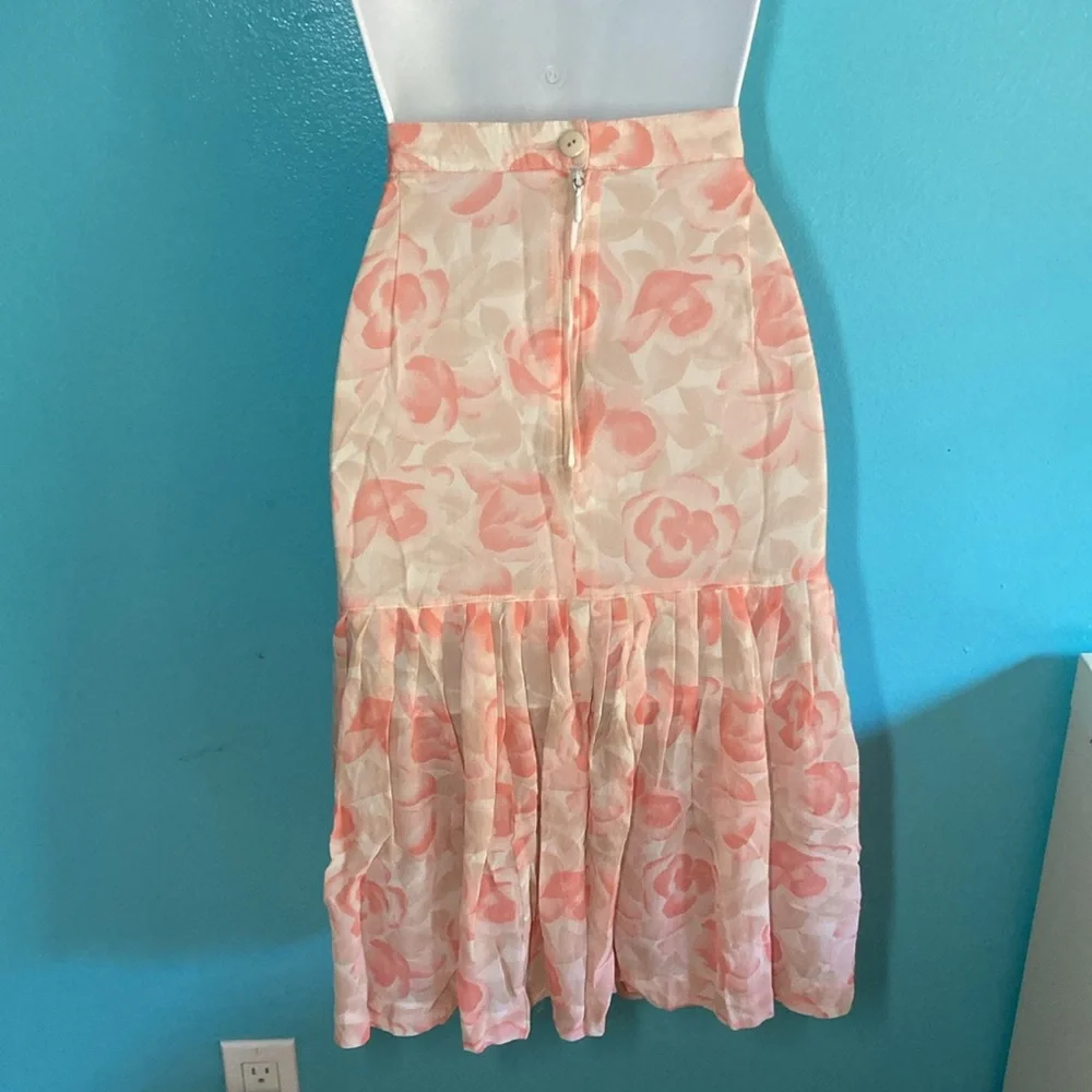 Louis Feraud Vintage Lightweight Pink Floral Silk Skirt from Germany US Size 10